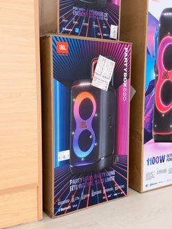 JBL - Partybox 520 Portable Wireless Party Speaker (New)