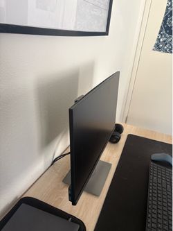 Dell Monitor — great condition — moving sale