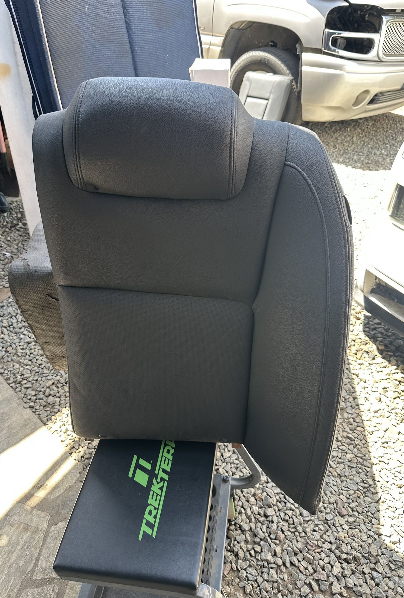 G8 Gt 2009 6.0 Left Rear Seat
