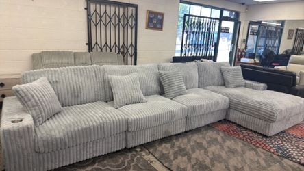 New X-Large corduroy sectional couch / free delivery