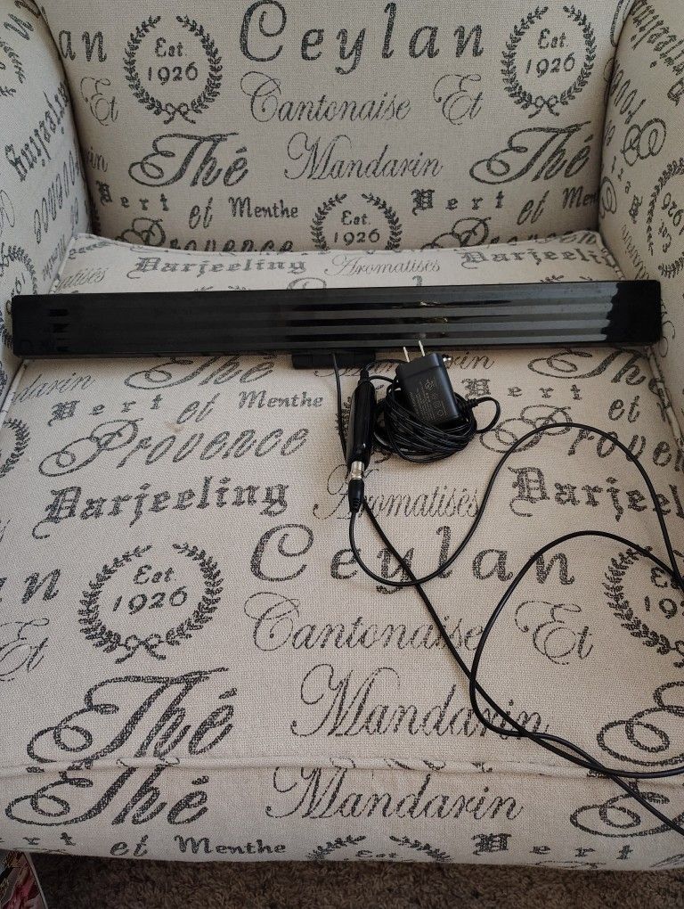 General Electric Hover Amplified Indoor HDTV Antenna,