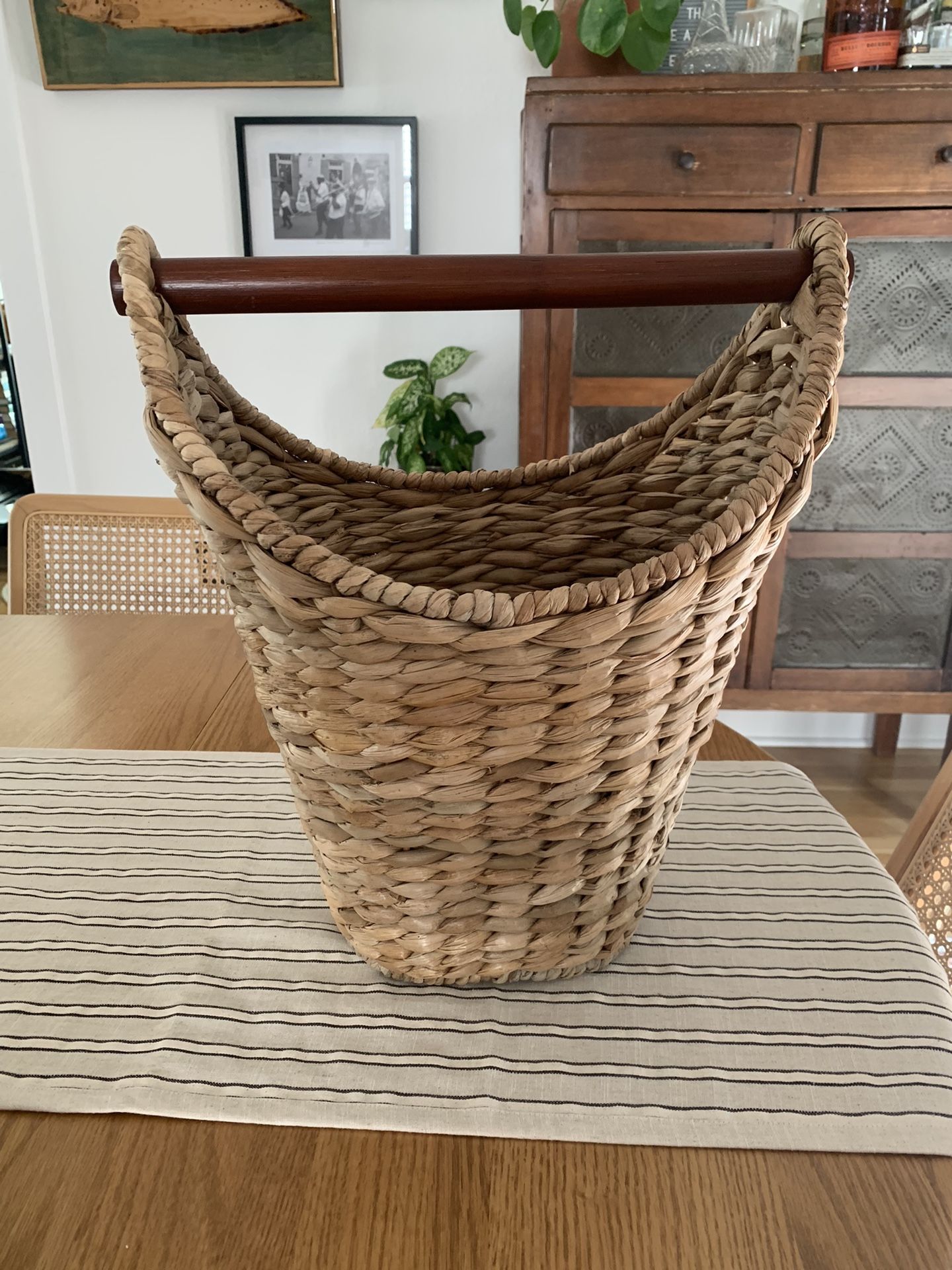 Pottery Barn - Seagrass Handcrafted Toilet Paper Holder