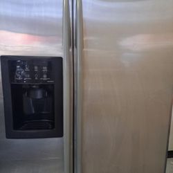 GE Refrigerator 