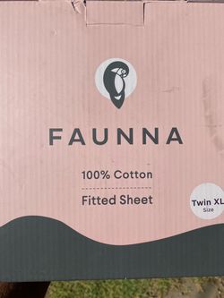 Faunna fitted white twin sheet
