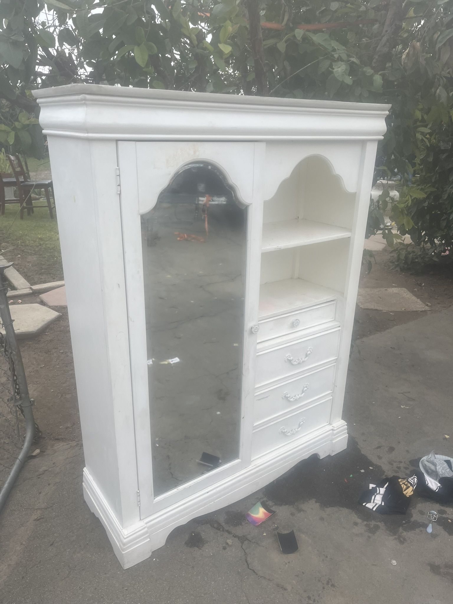 White Dresser With Mirror