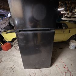 18 cubic foot Amana refrigerator freezer
