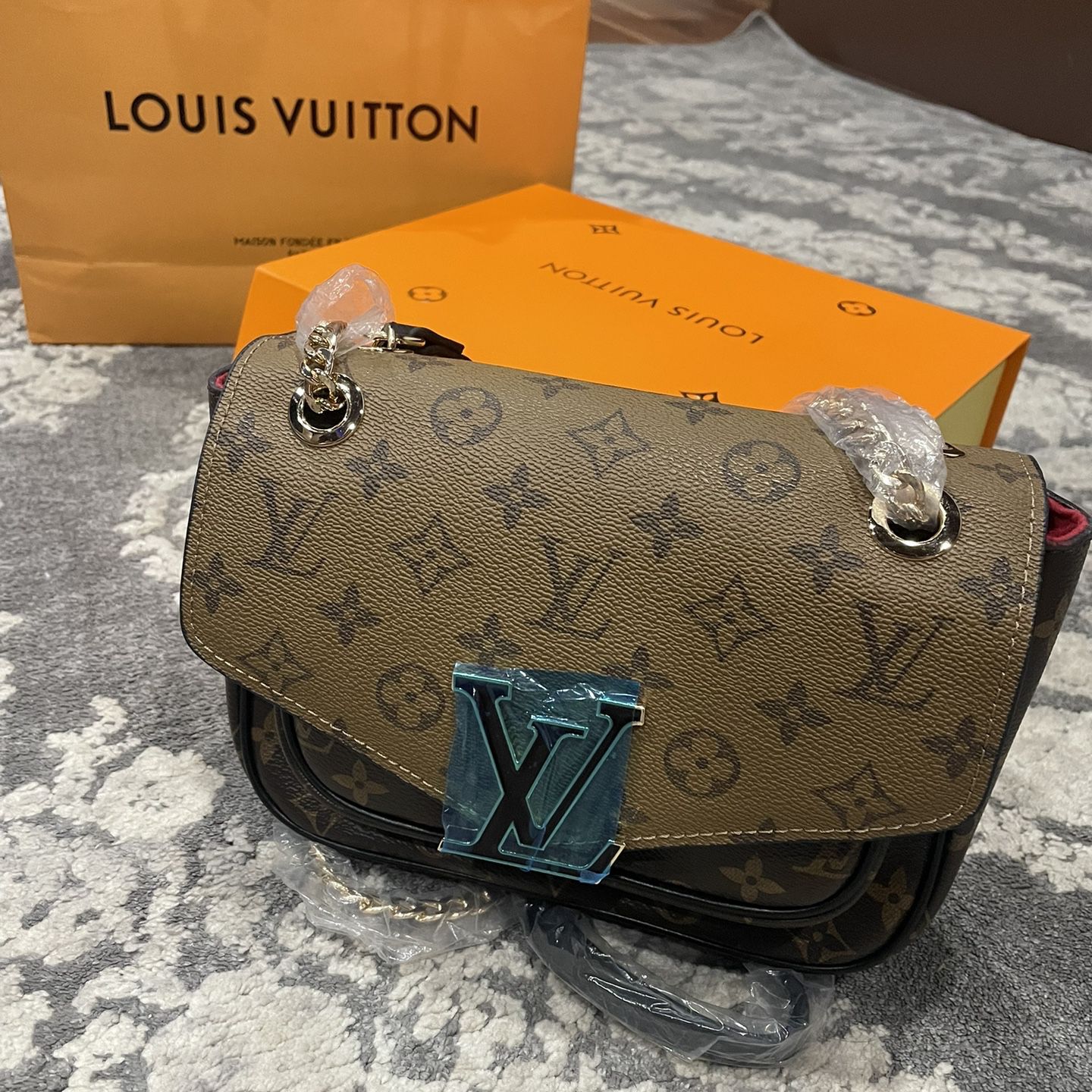 Louis Vuitton for Sale in Woodbury, NJ - OfferUp