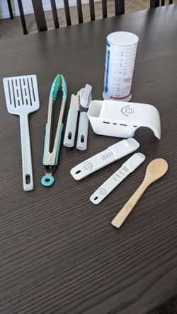 Assorted Kitchen Utensils