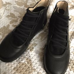 Non Slip Shoes Size 8.5