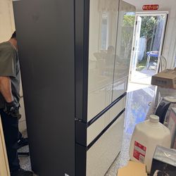 Samsung 23 cu. ft. Bespoke Counter Depth 4-Door French Door Refrigerator with Beverage Center