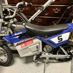 RAZOR 40V Electric Motorcycle (kids 4 to 11)