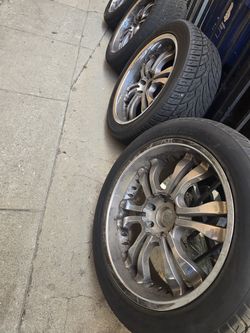 Tires with rims