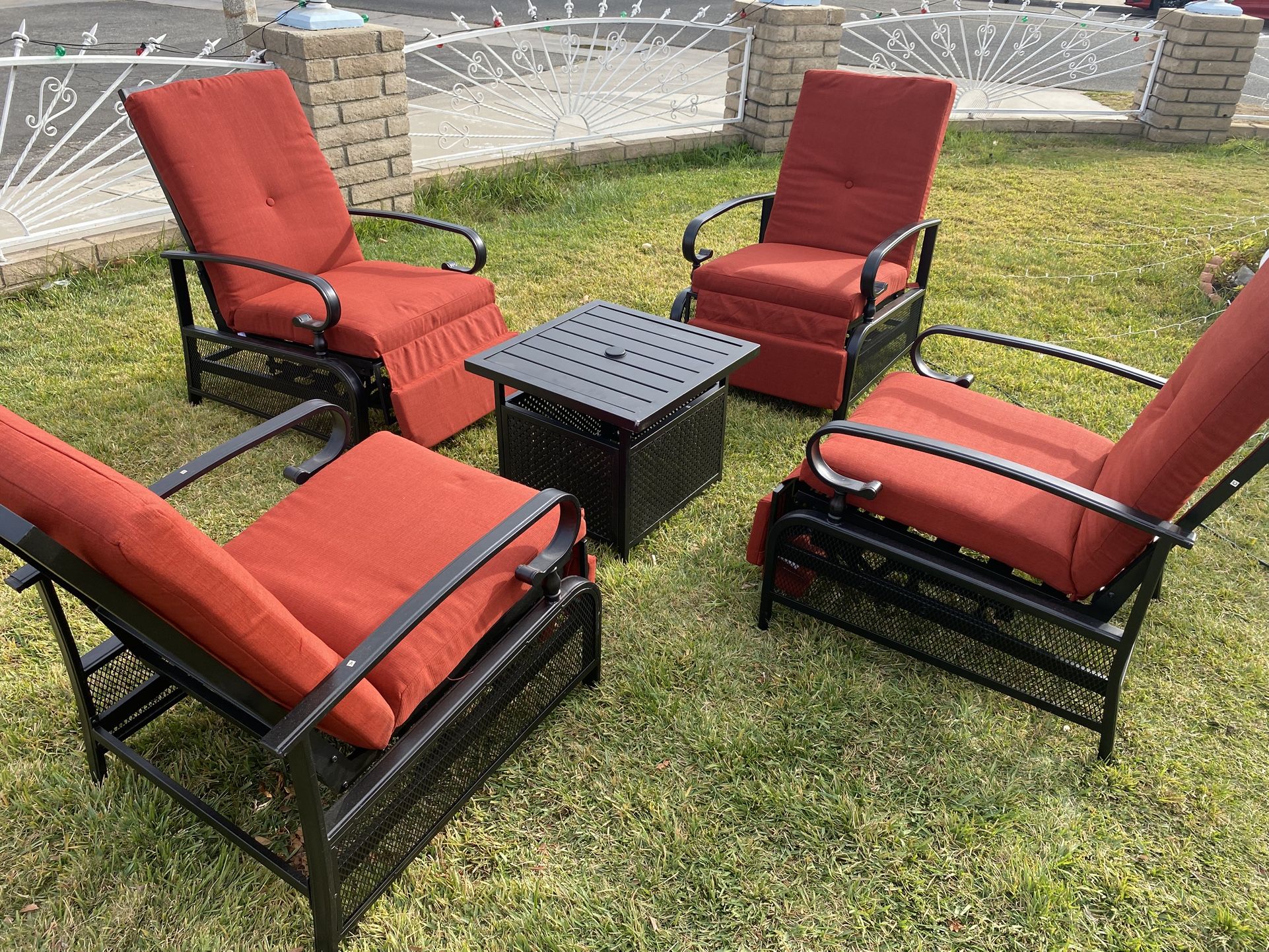 Brand New Patio Set Reclainers Chairs