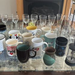 Assorted glassware - approx 50 pieces with French presses