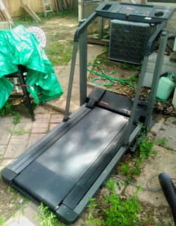 Proform 585tl online treadmill for sale