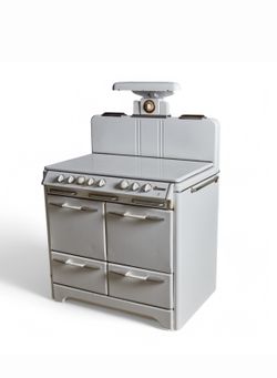 A vintage O'Keefe & Merritt enamel and chrome gas range, American, mid-20th Century