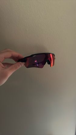 Men’s Oakleys 