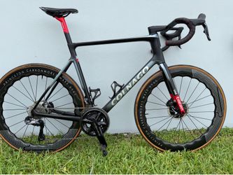 🚴🏻Colnago V4RS Disc Carbon Road Bike – Size 58  Top-tier race machine built with premium components and ready to perform at the highest level.