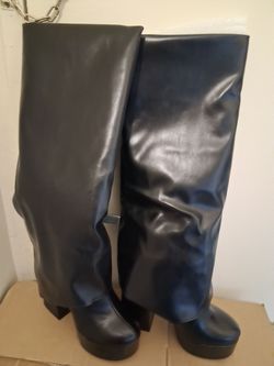 WOMEN BOOTS 👢 SIZE 7