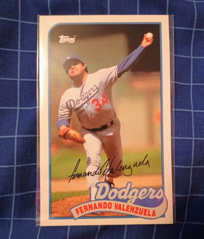 Fernando Valenzuela 1989 Talk Baseball Card