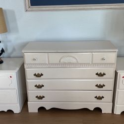 3 Piece Dresser And Night Stands. 