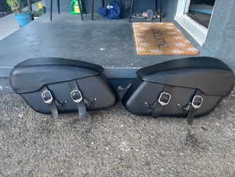 Harley road king saddlebags with softail mounting hardware