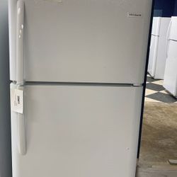 Brand Frigidaire FFTRTW refrigerator PM XP