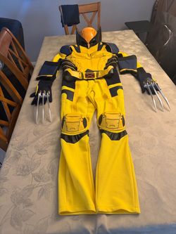 like new wolverine men’s costume size large