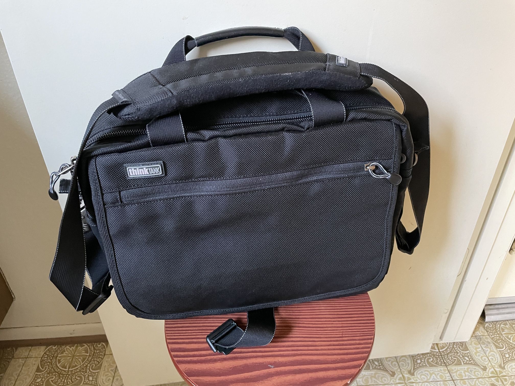 Think Tank Camera Satchel Urban Disguise 40