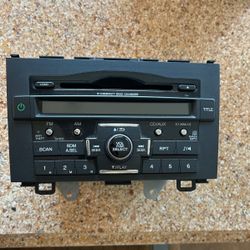 2011 Honda CRV radio plus CD player