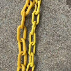 Plastic Yellow Chain. 