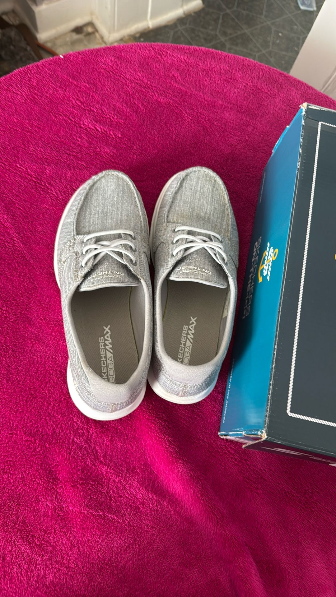 Skechers
