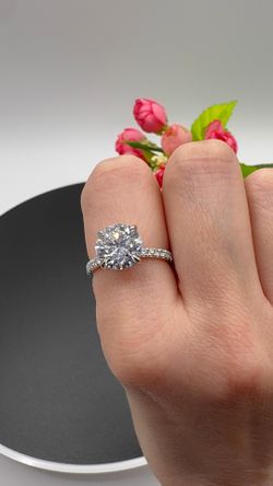 Beautiful 3.09 Carat Round Cut Lab Diamond Ring