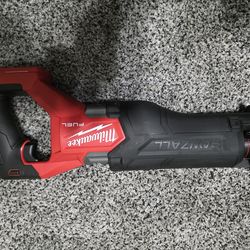 Milwaukee M18 SawZall