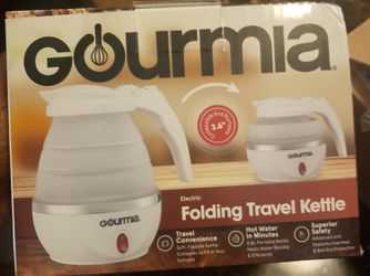 Folding travel kettle