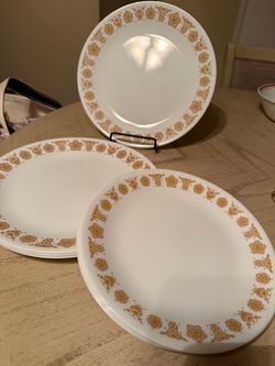 Corelle Butterfly gold 4 Dinner Plates and 4 salad plates. Set of 8
