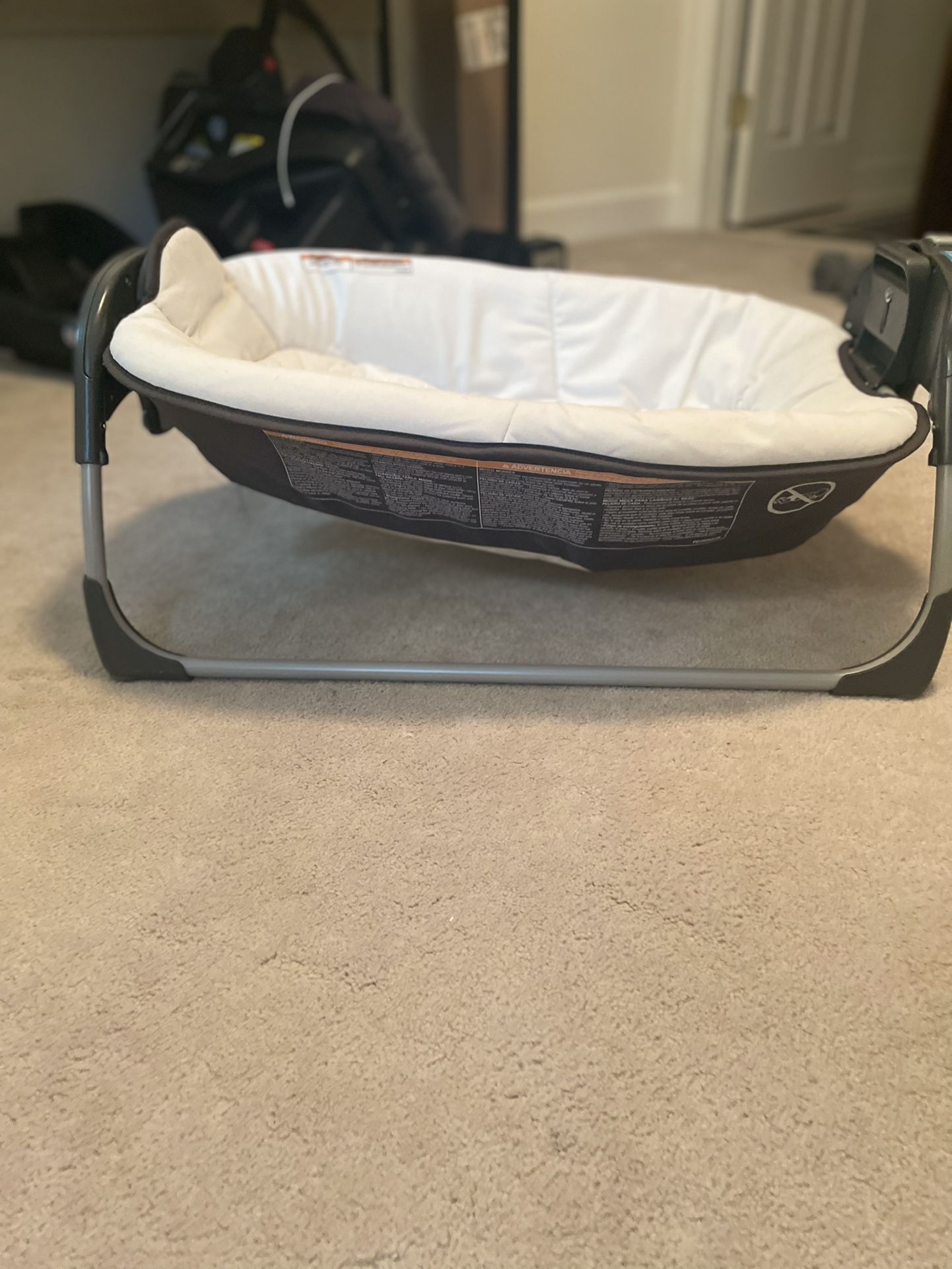 Pack And Play Detachable Bassinet 