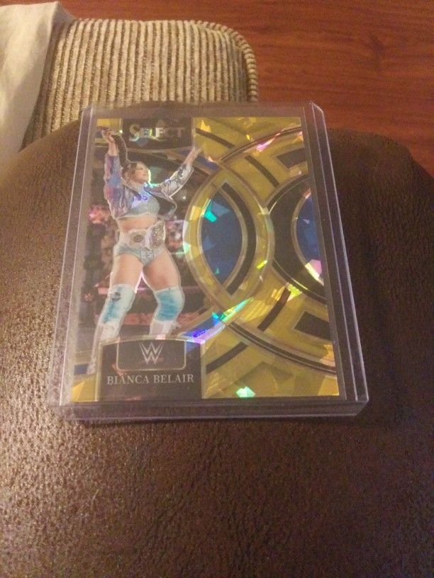 WWE WRESTLEING DIVA SMACKDOWN GOLD CRACKED ICE NUMBERED 3 OF 10 RARE SELECT BIANCA BELAIR TRADING CARD EXTREMELY RARE