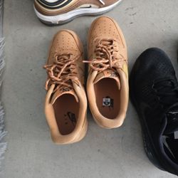 Nike Men's Sneakers.