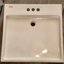 Kohler Purist wading pool vessel bathroom sink with 4" center set faucet holes. Material: Fireclay Installation: Drop-in or wall-mount
22 x 17 1/2 x 1