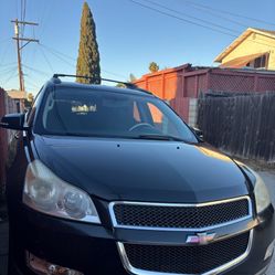 2011 CHEVY TRAVERSE 