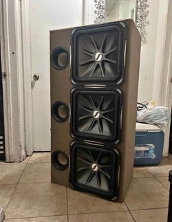 3 L7 Kicker subwoofers with ported enclosure