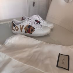 Gucci Sneakers- Pre Owned US 7