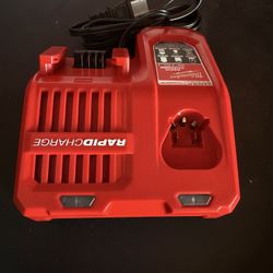 Milwaukee M12 and M18 12-Volt/18-Volt Lithium-Ion Multi-Voltage Rapid Battery Charger