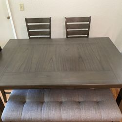 Table & Chairs 