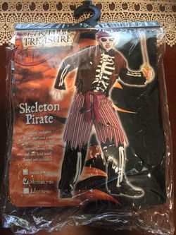 Skelton pirate boys medium 7-10
