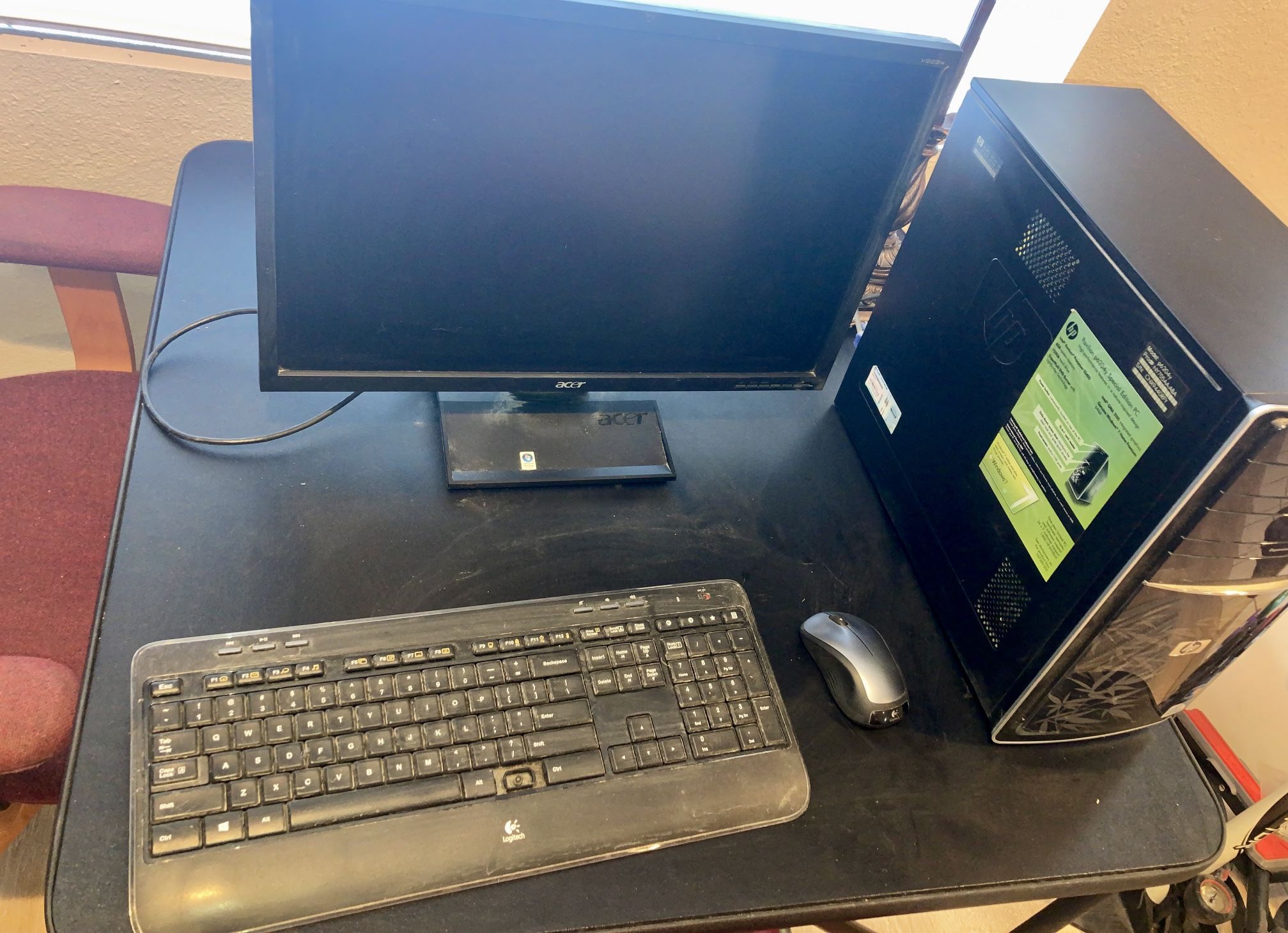 HP Desktop Computer System 22” Monitor Wireless Keyboard & Mouse