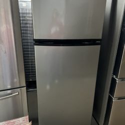 WHIRLPOOL APARTMENT SIZE TOP FREEZER 18 CU FT 