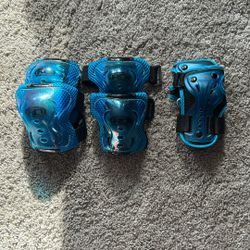 RD- ROLLER DERBY SAFETY GEAR