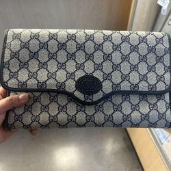 Gucci Vintage GG Supreme Clutch